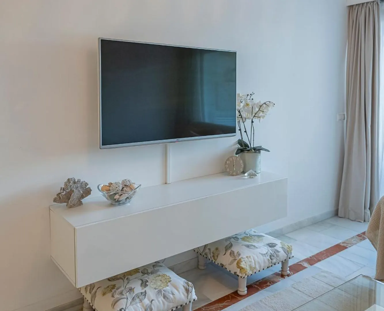 Luxury Apartment In Central Marbella With Parking And Pool Spain
