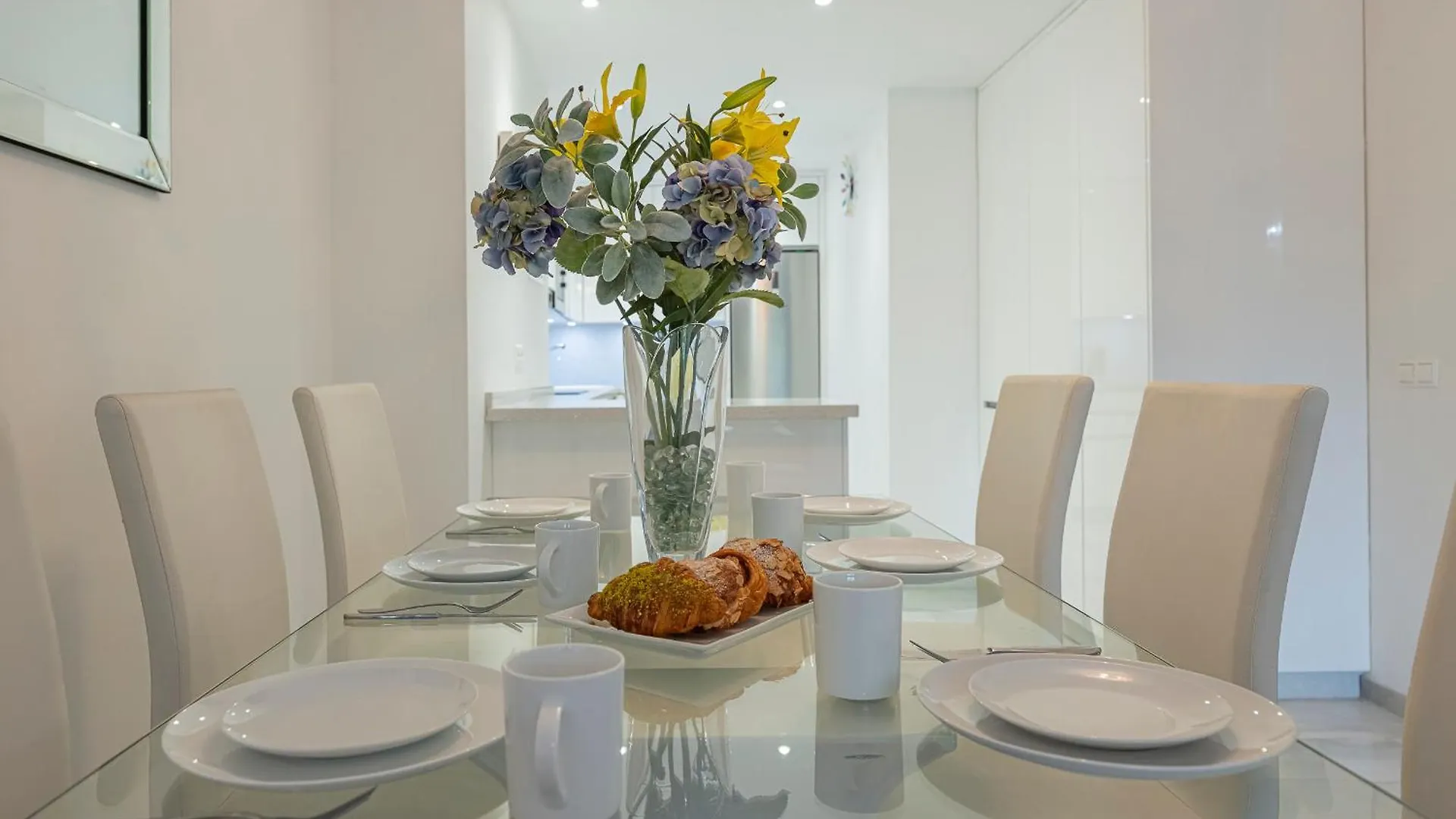 Luxury Apartment In Central Marbella With Parking And Pool
