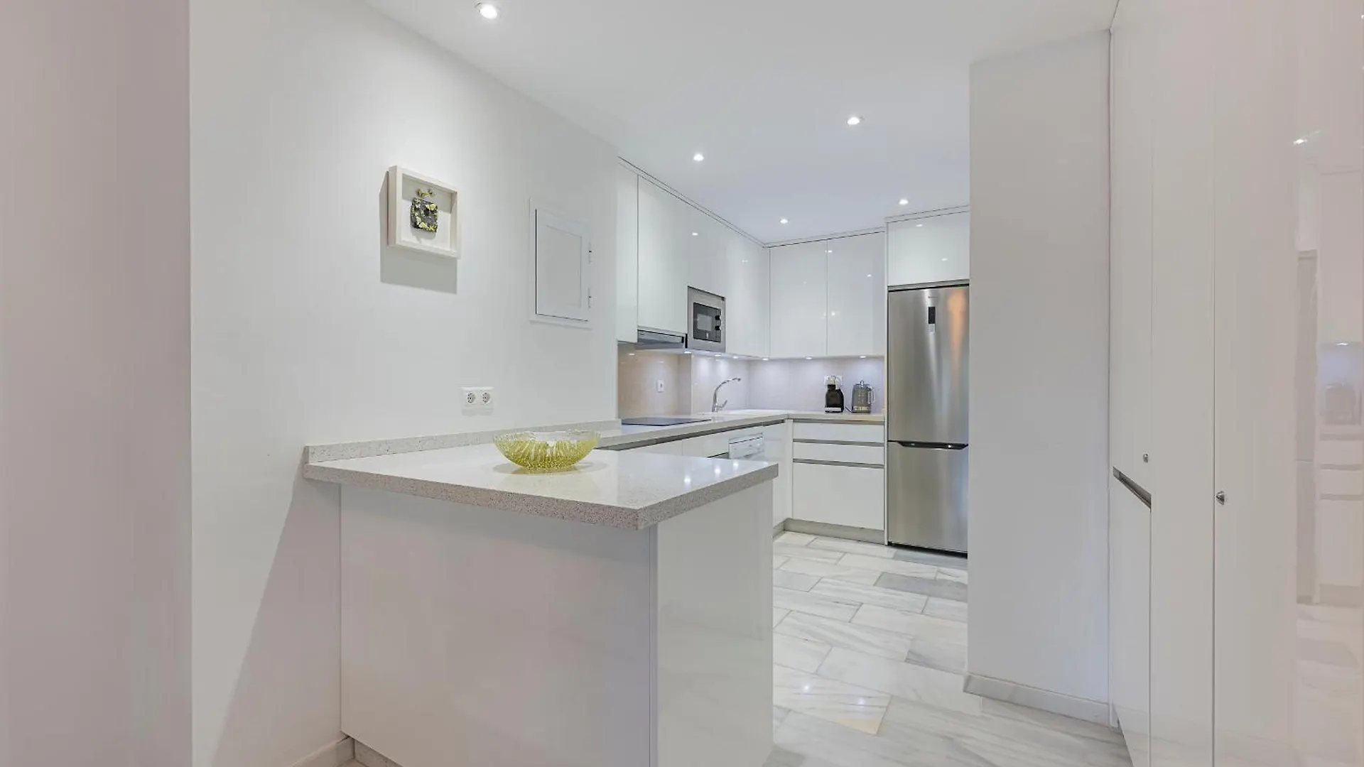 Luxury Apartment In Central Marbella With Parking And Pool