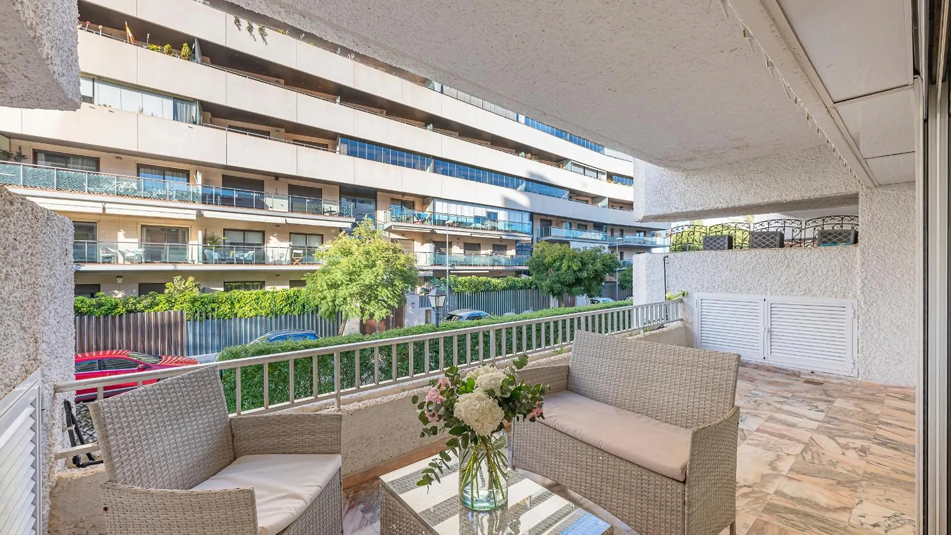 Luxury Apartment In Central Marbella With Parking And Pool