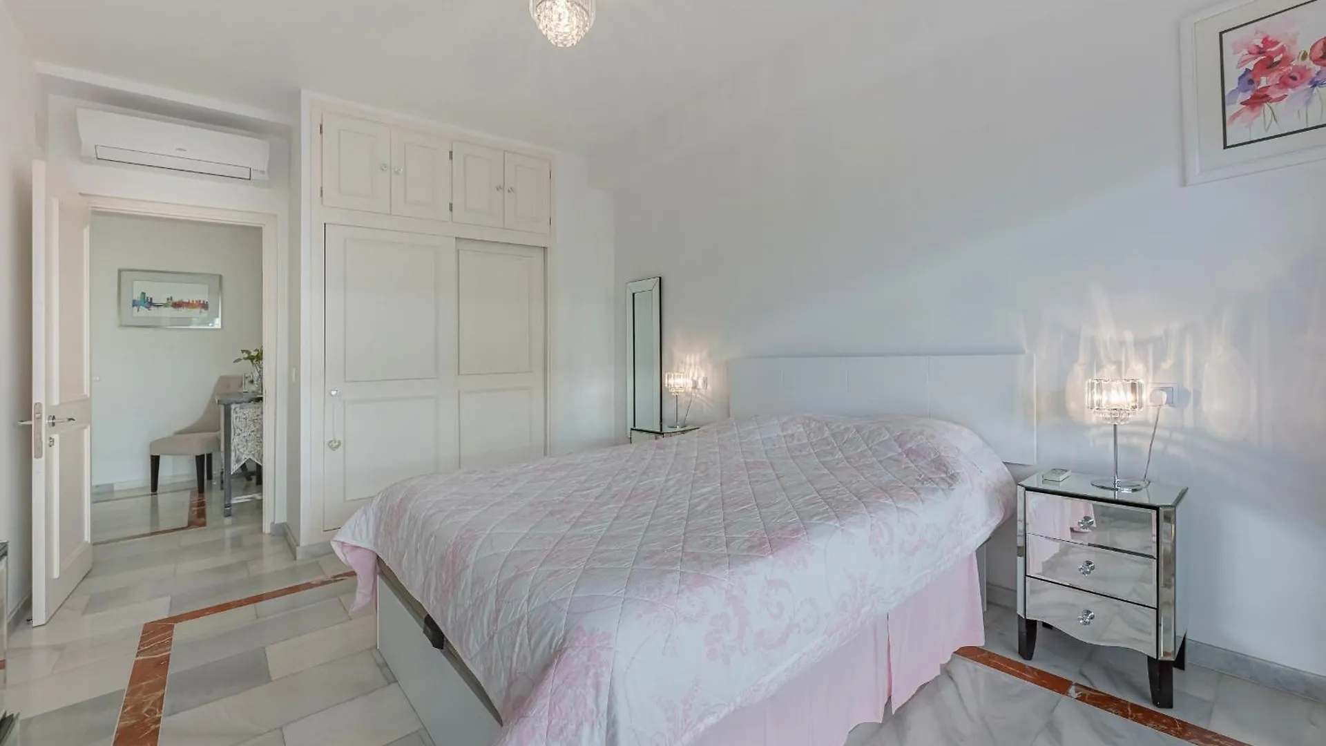 Luxury Apartment In Central Marbella With Parking And Pool
