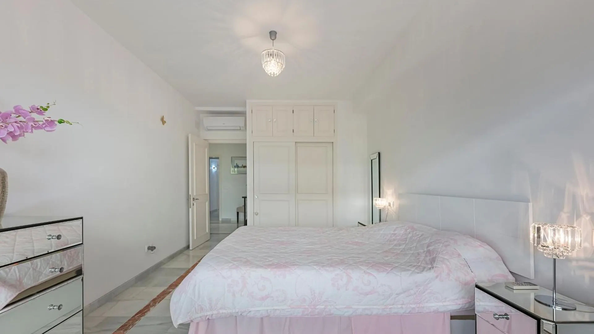 Luxury Apartment In Central Marbella With Parking And Pool