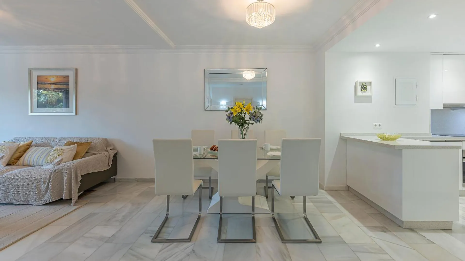 Luxury Apartment In Central Marbella With Parking And Pool