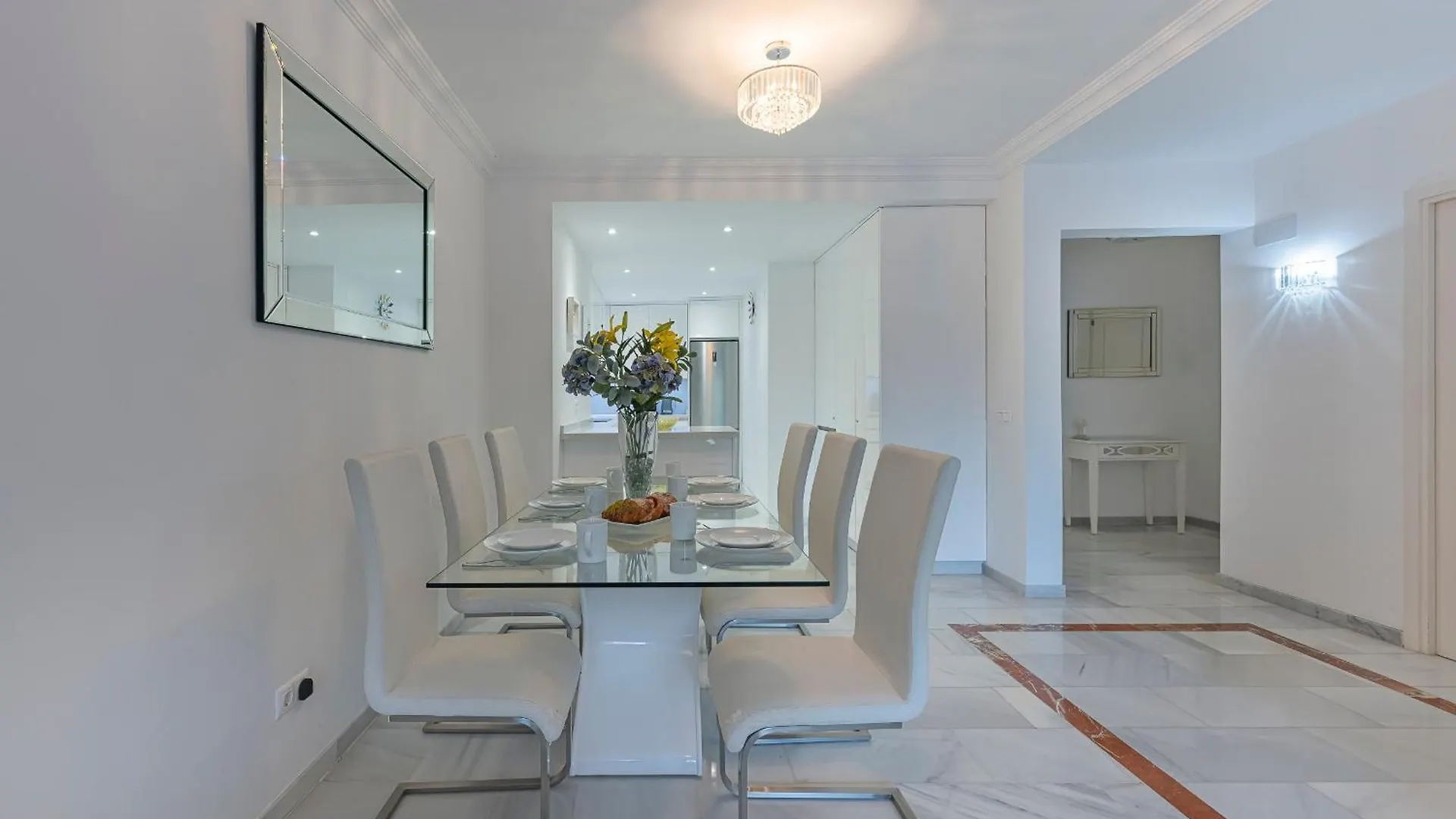 Luxury Apartment In Central Marbella With Parking And Pool 0*,