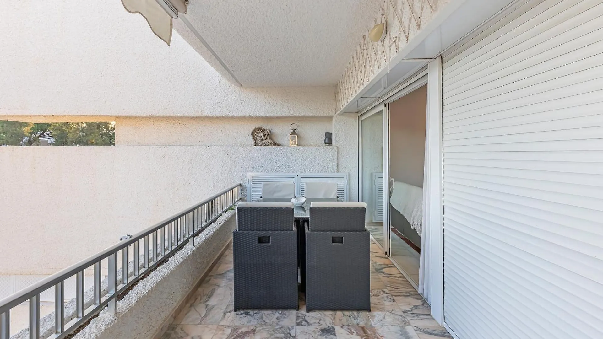 Luxury Apartment In Central Marbella With Parking And Pool