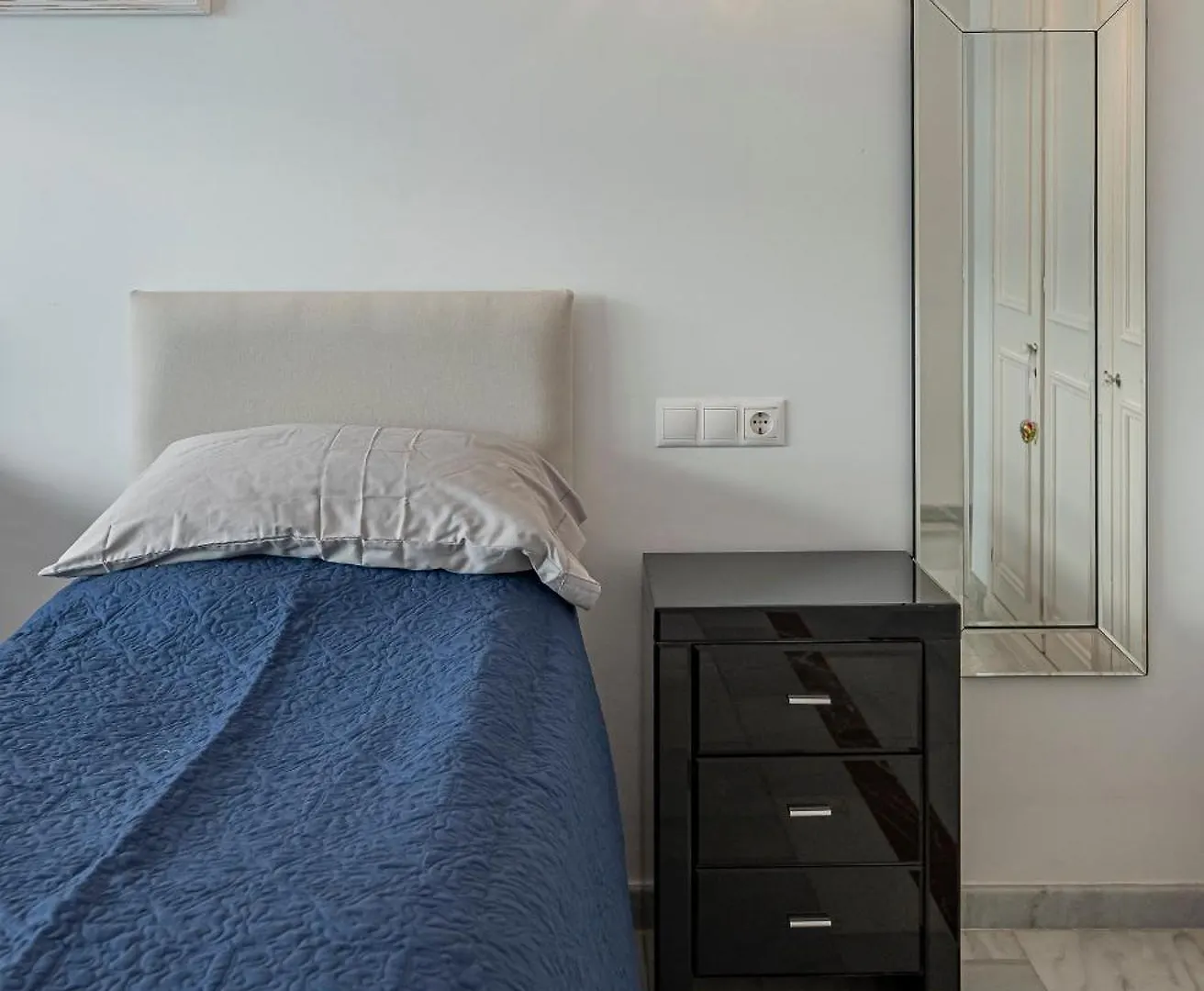 Luxury Apartment In Central Marbella With Parking And Pool 0*,